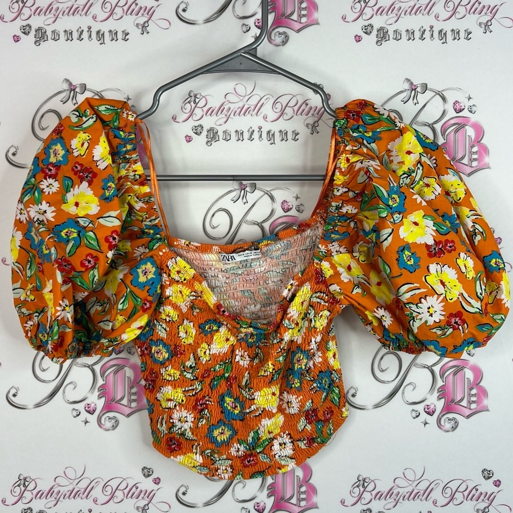 Zara top crop tshirt style puff sleeves Women's Vibrant Orange Floral Blouse